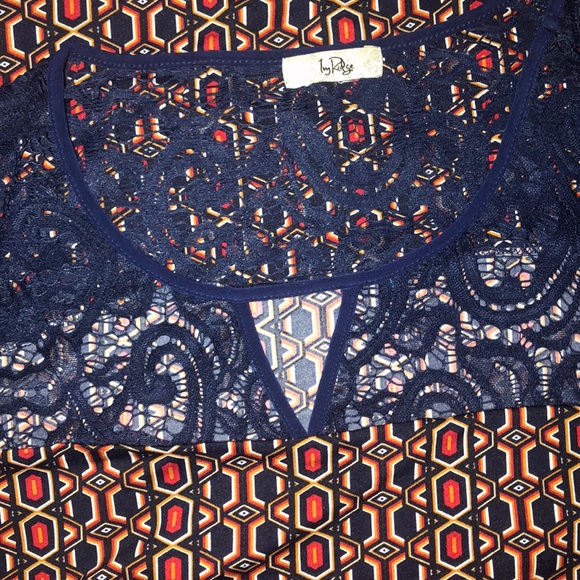 Women’s Keyhole Blouse - Picture 6 of 6